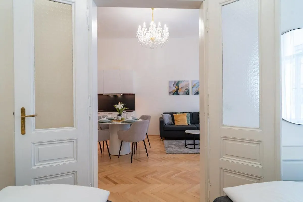 Crystal Apartment In Center Of プラハ