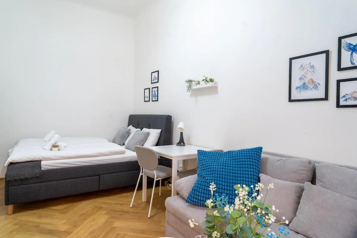 Crystal Apartment In Center Of プラハ 0*,  チェコ